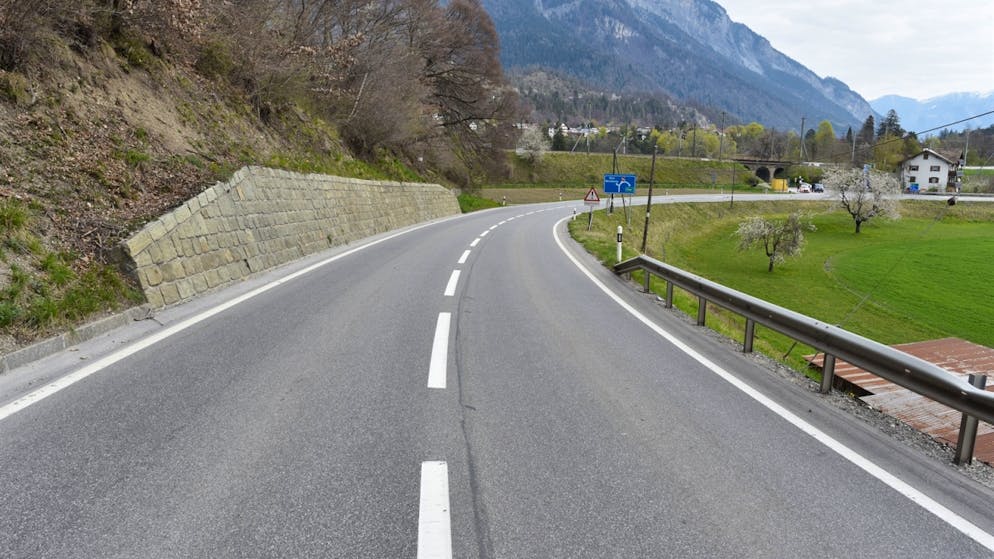 Contro il guidovia per schivare un'auto contromano