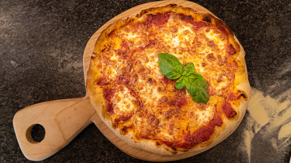 Pizza Margherita wie vom Italiener? Yvo Wettstein kennt das Rezept.