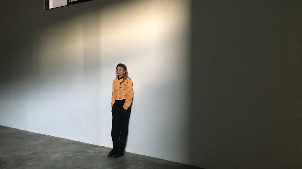 Die Schauspielerin Anna Hofmann – auf die Bühne kann sie nun erst mal nicht.