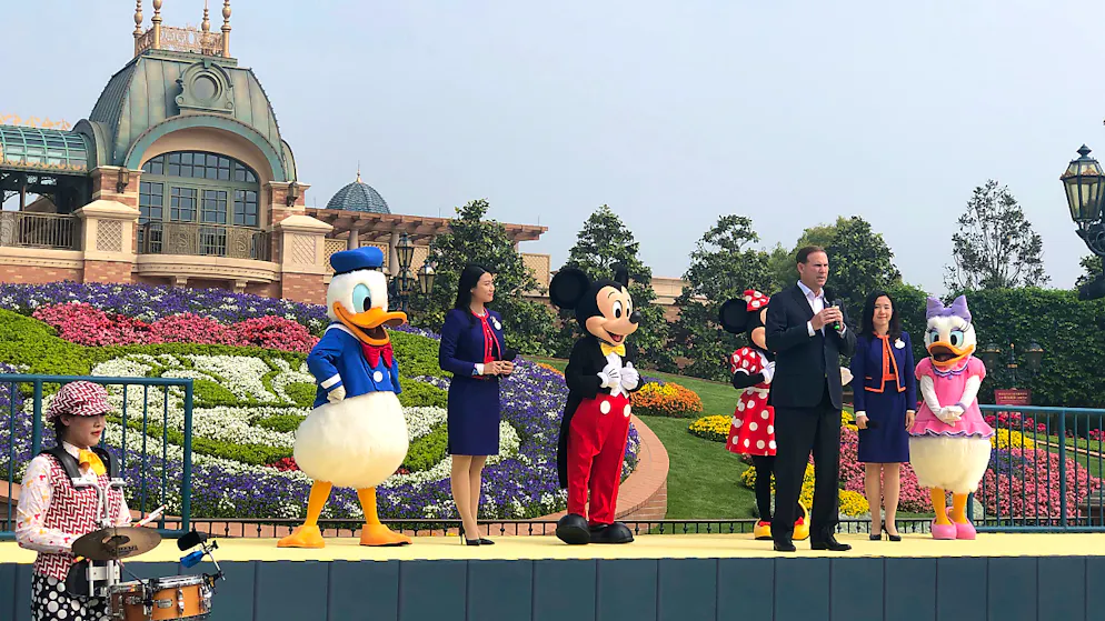 La cerimonia di riapertura di Disneyland Shanghai