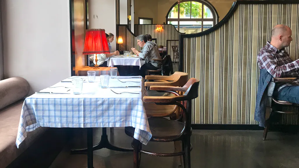 Beizenbesuch. Die Schweiz isst noch zu Hause