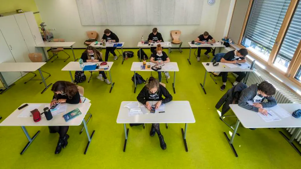 Pandemia. Riaperte le scuole tra dubbi e qualche polemica