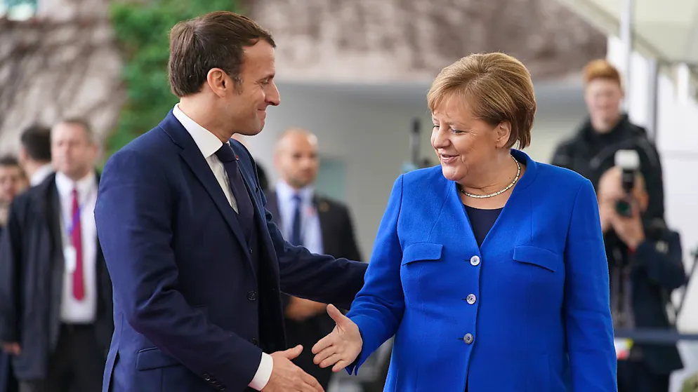 La cancelliera tedesca Angela Merkel e il presidente francese Emmanuel Macron in una foto scattata in gennaio.