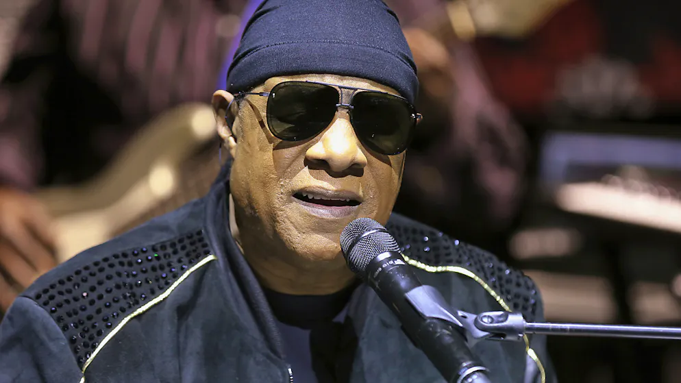 Stevland Hardaway Morris, in arte Stevie Wonder, è nato a Saginaw in Michigan 70 anni fa.