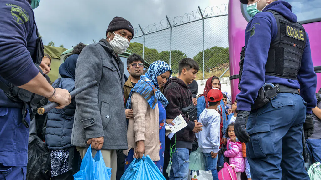 Lager auf Lesbos. Bund holt 23 Geflüchtete in die Schweiz – Kritik von Links und Rechts