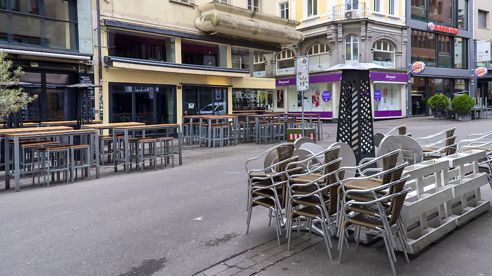 La Steinenvorstadt di Basilea prima dell'apertura di bar e ristoranti.