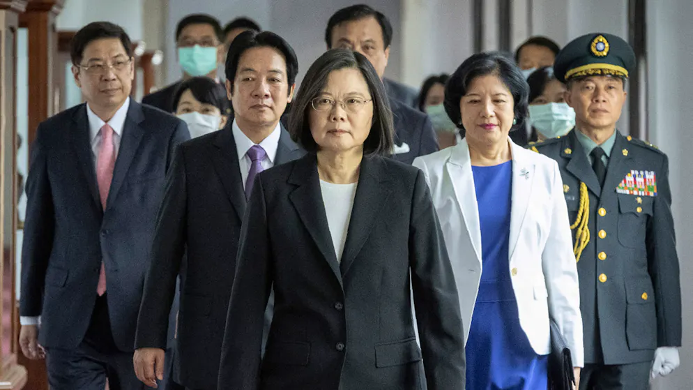 La presidente di Taiwan Tsai Ing-wen (al cetro)