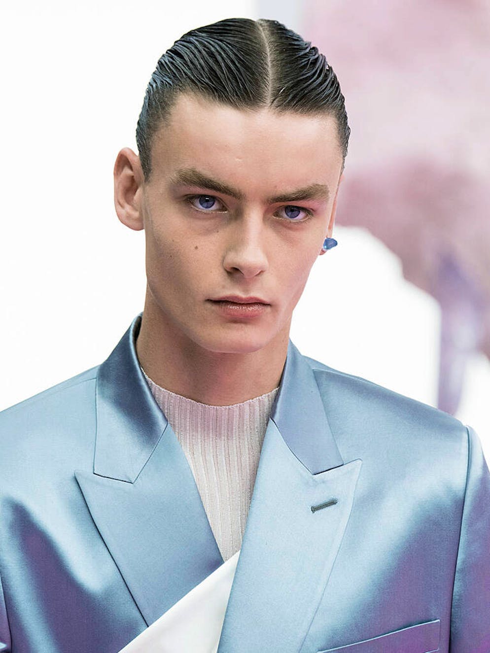 Cheveux Raie Au Milieu Homme Homme: quelle coupe de cheveux pour cet été 2020? | blue News