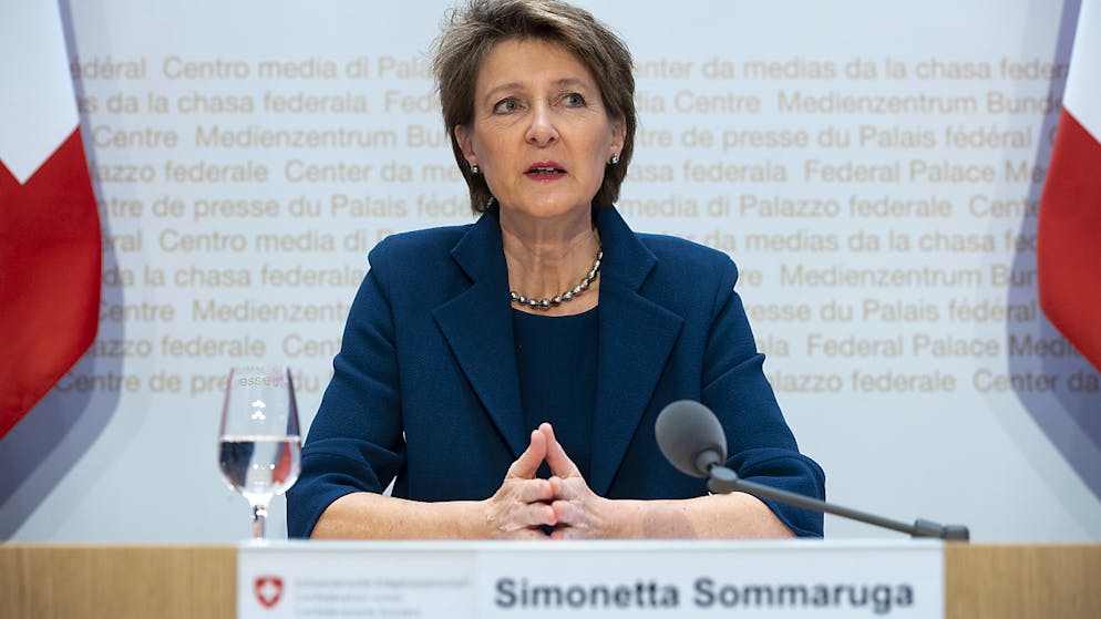 Die Coronavirus-Krise: Eine Chronologie. 4. Mai: Eine globale Allianz gegen das Coronavirus hat 7,4 Milliarden Euro (rund 7,8 Milliarden Franken) für die Suche nach Impfstoffen und Medikamenten gesammelt. Die Schweiz stellte laut Bundespräsidentin Simonetta Sommaruga einen Beitrag von total 400 Millionen Franken in Aussicht.