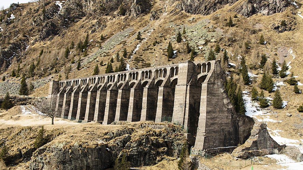 Bauruinen. Was bleibt, wenn Projekte kolossal scheitern? Diese Bilder zeigen es