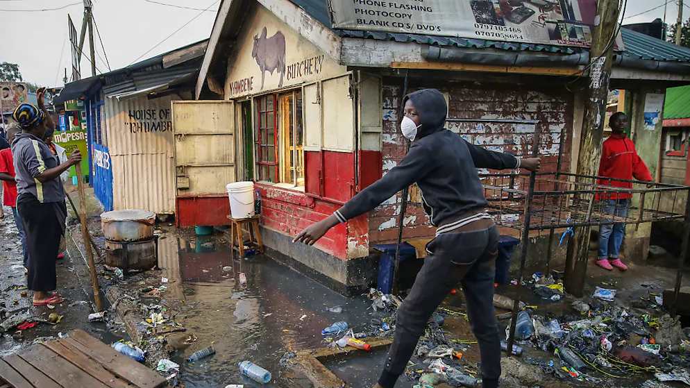 Inondazioni e frane stanno flagellando il Kenya.