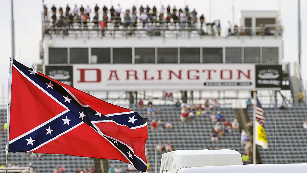 NASCAR. Umstrittene Flagge verboten – bis zu 5'000 Zuschauer wieder erlaubt