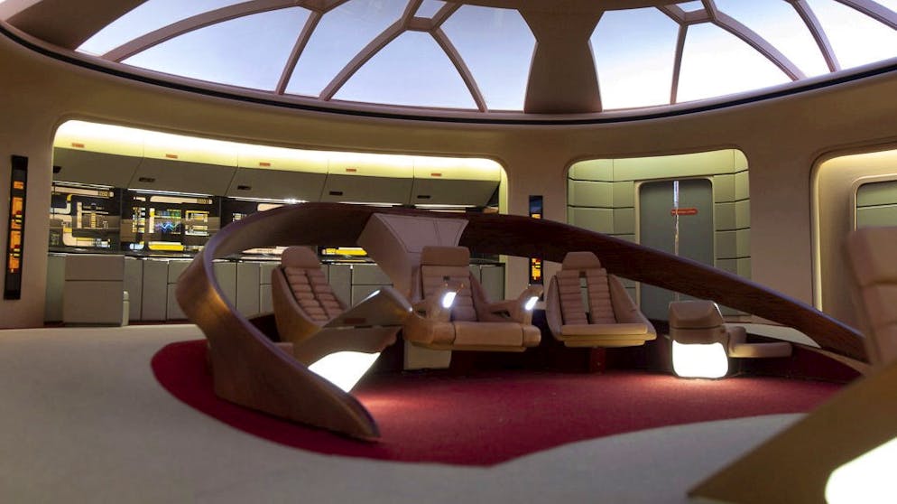 Willkommen auf der USS Enterprise. Die Räume sind 1 zu 1,5 Meter tief.