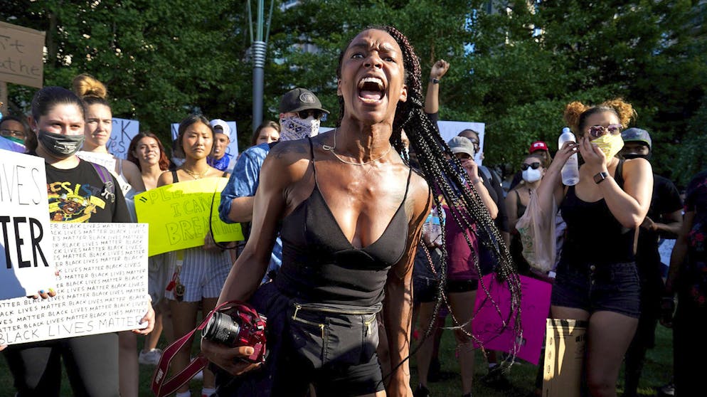 USA: Unruhen nach dem Tod von George Floyd. ... und in Charlotte im Bundesstaat North Carolina. 