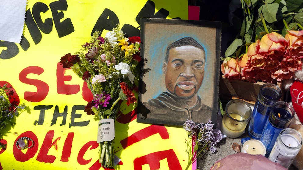 USA: Unruhen nach dem Tod von George Floyd. Der gewaltsame Tod von George Floyd bewegt in den USA die Gemüter. Der Afroamerikaner war am 25. Mai bei einem Polizeieinsatz in Minneapolis brutal getötet worden, obwohl er unbewaffnet war.