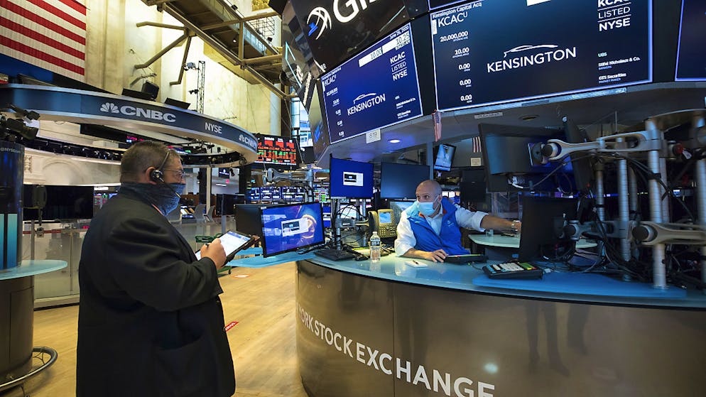La Borsa di New York venerdì ha chiuso in calo. L'indice Dow Jones ha perso il 2,83%