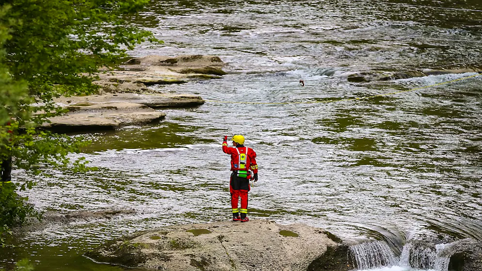 Notte di lavoro per i pompieri di Svitto.