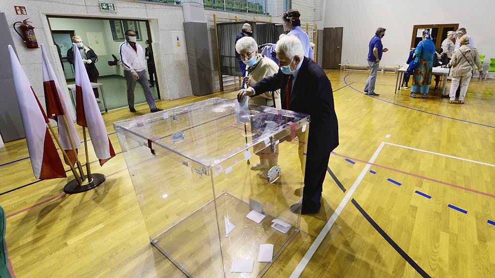 Cittadini polacchi oggi al voto per eleggere il presidente.