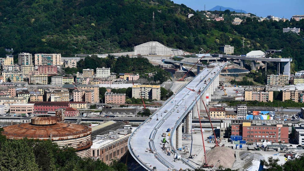 Genova deve fare i conti con profonde difficoltà.