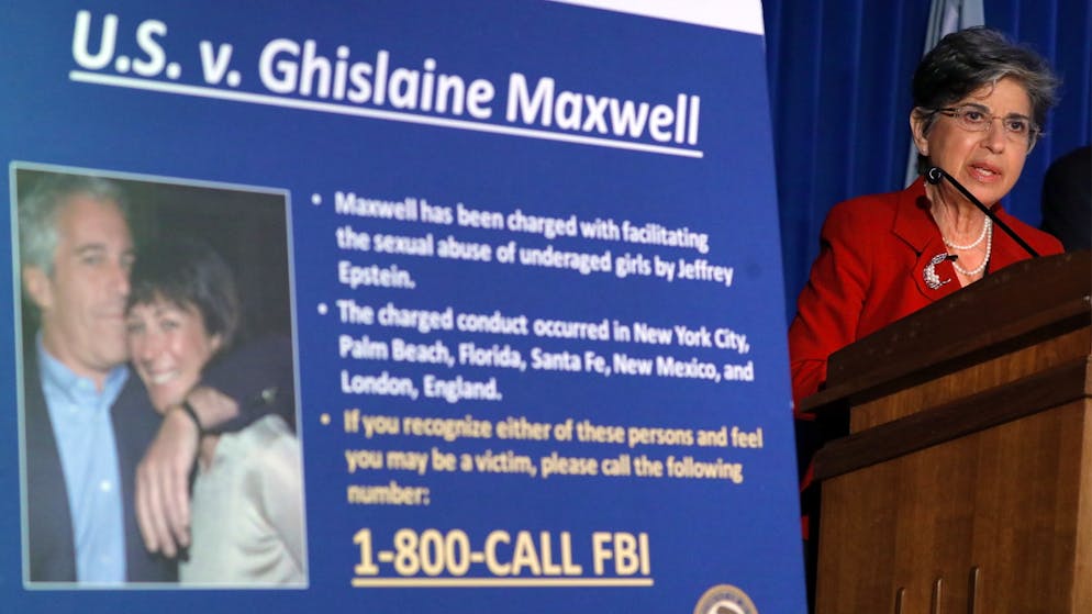 La richiesta di scarcerazione su cauzione di Ghislaine Maxwell, la donna accusata di essere la complice di Jeffrey Epstein, è stata respinta