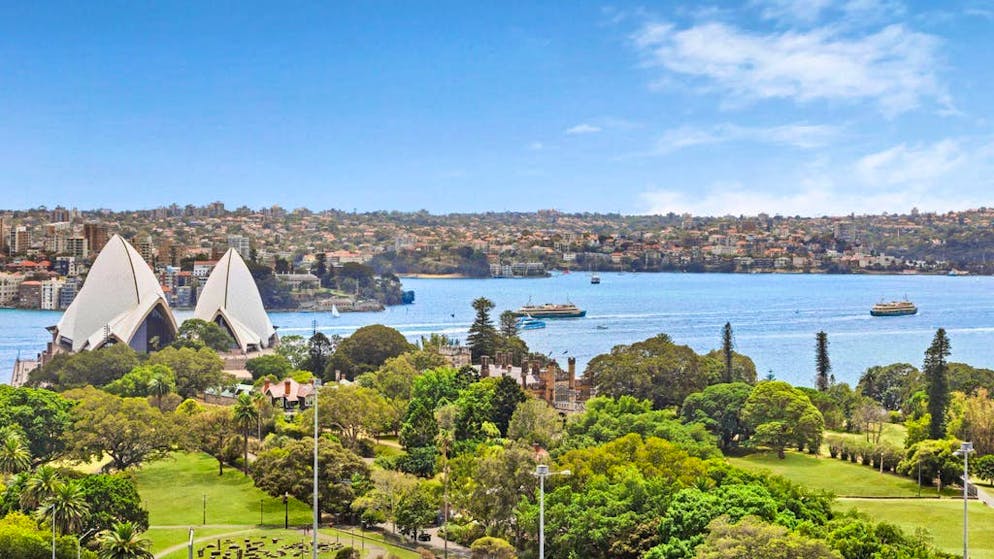 Cate Blanchett vende il suo pied-à-terre di lusso a Sydney. L’emblema della città è nel panorama che si gode dalla casa: ecco che aspetto ha la famosa Opera sulla baia, vista da dietro…