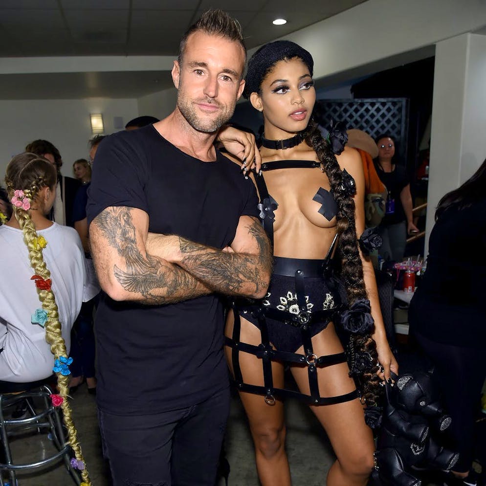 Philipp Plein: «Nell’industria della moda, tutti si conoscono: i designer si conoscono, le modelle e i giornalisti si conoscono. Io, al contrario, vi ho fatto irruzione per caso senza essere invitato.»