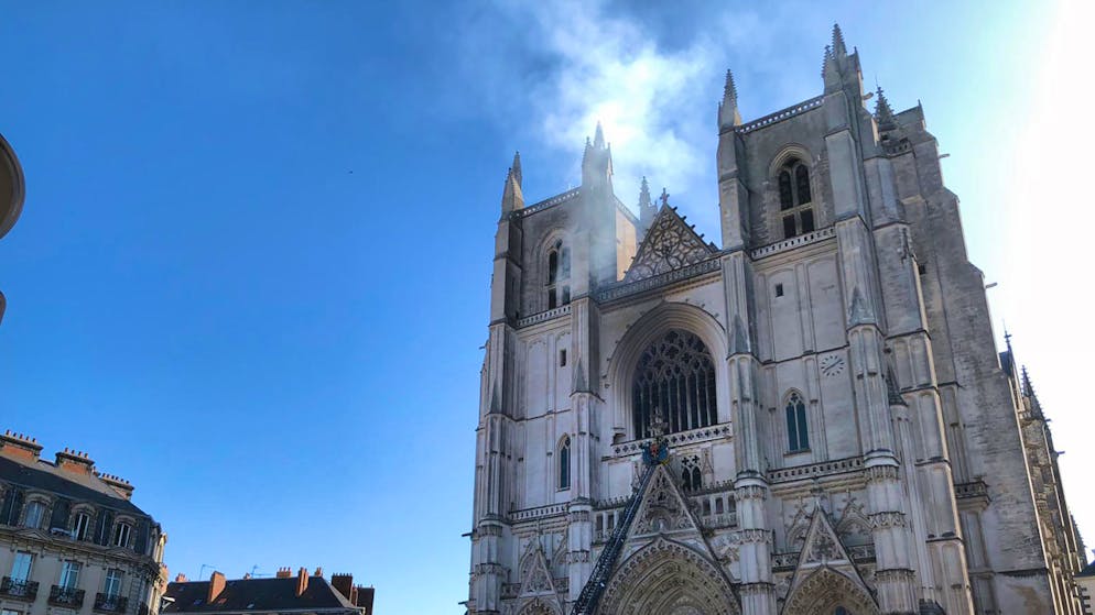 Incendio nella Cattedrale di Nantes. Un'immagine dell'incendio nella cattedrale gotica dei Santi Pietro e Paolo a Nantes, in Francia