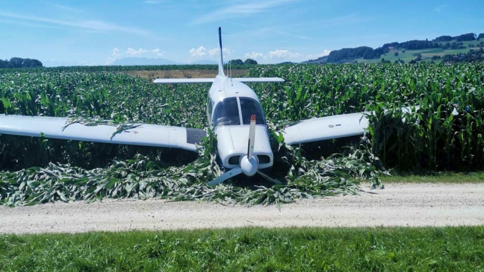 Atterraggio di emergenza in un campo di mais nel canton Argovia