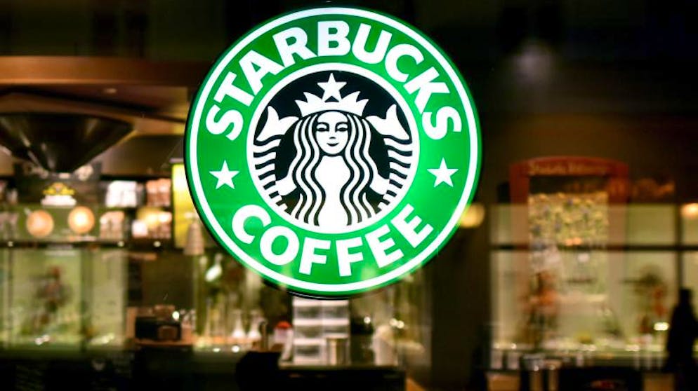 Wie Ein Starbucks Angestellter 100 000 Dollar Trinkgeld Bekam