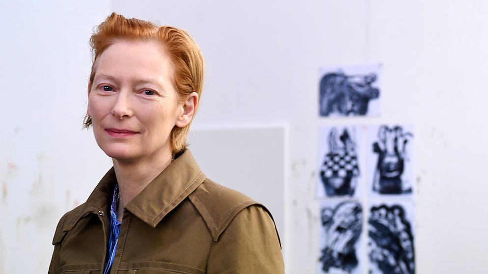 Leone d'oro alla carriera a Venezia per l'attrice britannica Tilda Swinton (nella foto d'archivio) e la regista cinese di Hong Kong Ann Hui