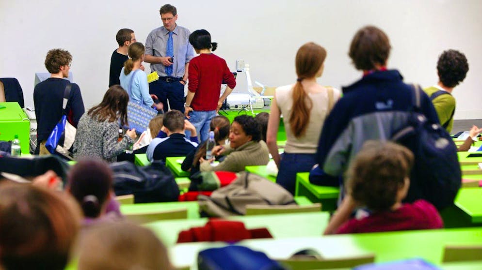 L’uso obbligatorio della mascherina è motivo di dibattito anche all’interno delle università svizzere (come qui a Zurigo).