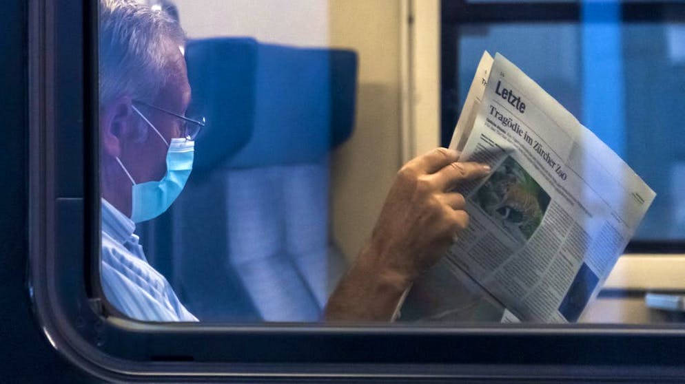 I cantoni e la Confederazione allargheranno ad altri settori l’obbligo di indossare una mascherina sui trasporti pubblici?