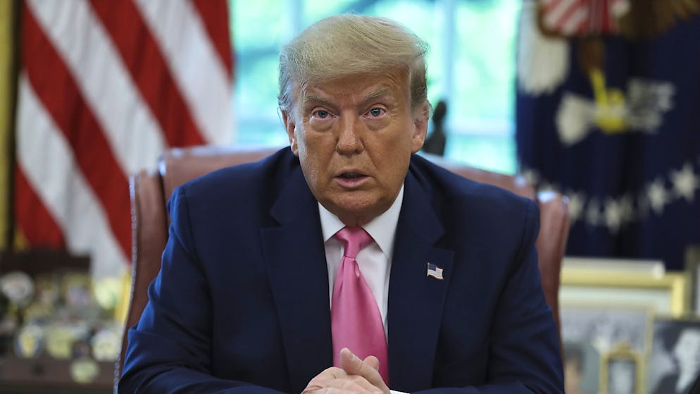 Donald Trump minaccia di dispiegare gli agenti federali nelle città guidate dai democratici.