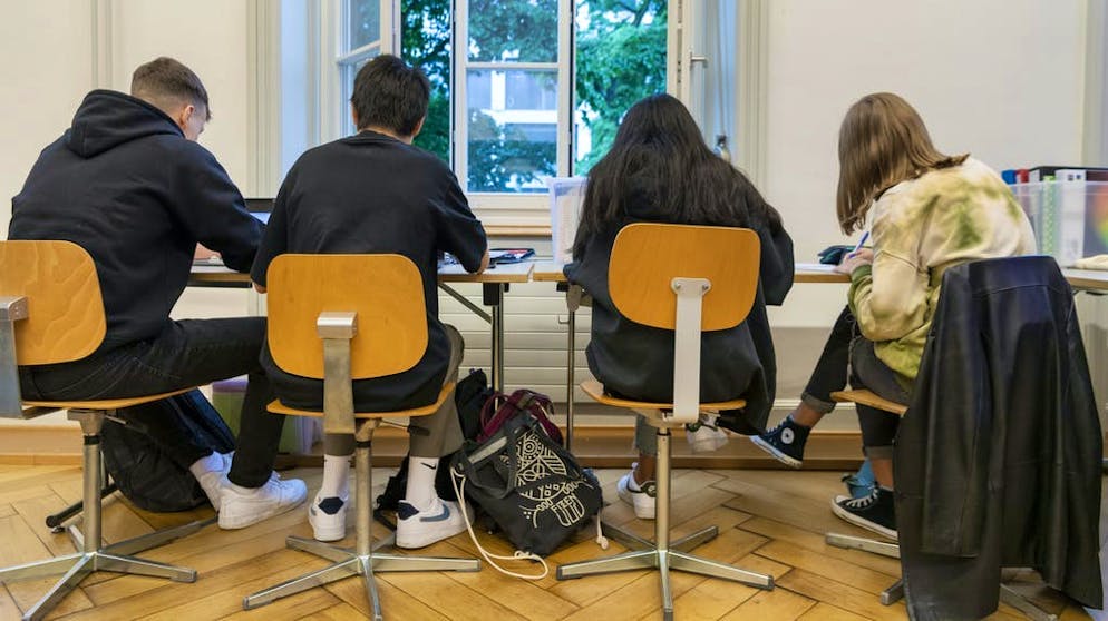 Sarà obbligatorio indossare una mascherina nelle scuole dei cantoni Giura e Lucerna dopo le vacanze estive, anche se la situazione attuale legata al coronavirus non dovesse cambiare.