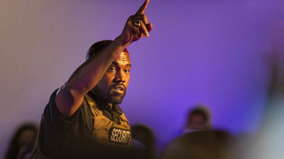 Rapper und Kandidat für die amerikanische Präsidentschaft Kanye West hat zuletzt für Kopfschütteln gesorgt mit einer Reihe von verwirrenden Tweets. Rückendeckung erhält er nun von Kolleginnen wie Demi Lovato, Halsey oder Jamie Lynn Spears; sie zeigen Verständnis für Menschen mit psychischen Krankheiten. (Archivbild)