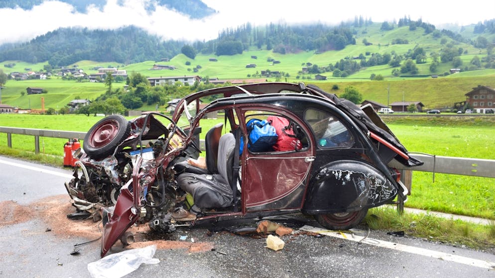 Violento scontro frontale nei Grigioni.