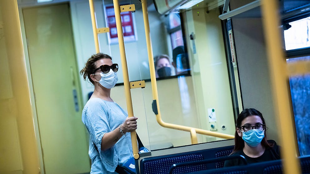 Manuel Battagay, membro della Task Force nazionale Covid-19, si dichiara favorevole ad un obbligo più esteso di indossare la mascherina.