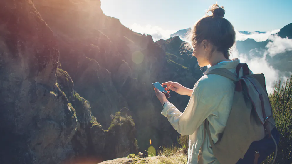Soprattutto nelle zone isolate, ad esempio in montagna, il segnale di rete è talvolta debole. Se usate il cellulare qui, probabilmente siete esposti a una quantità di radiazioni maggiore che in città.