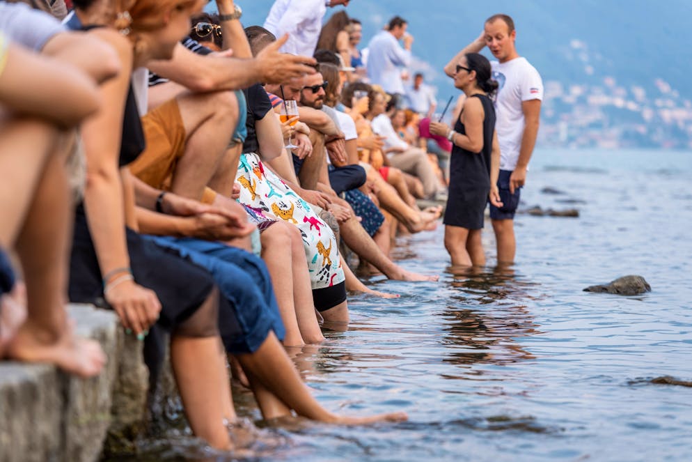 Nella foto la foce del Cassarate presa d'assalto in un giorno di canicola della scorsa estate (prima dell'emergenza Coronavirus). 