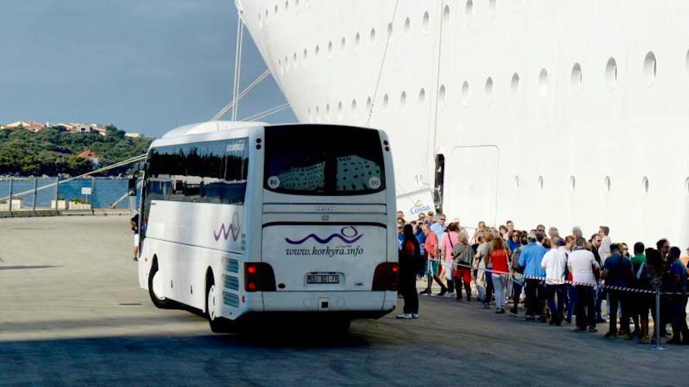 Kreuzfahrt-Schiffe. Landgänge gehören auf Kreuzfahrten mit dazu. 
