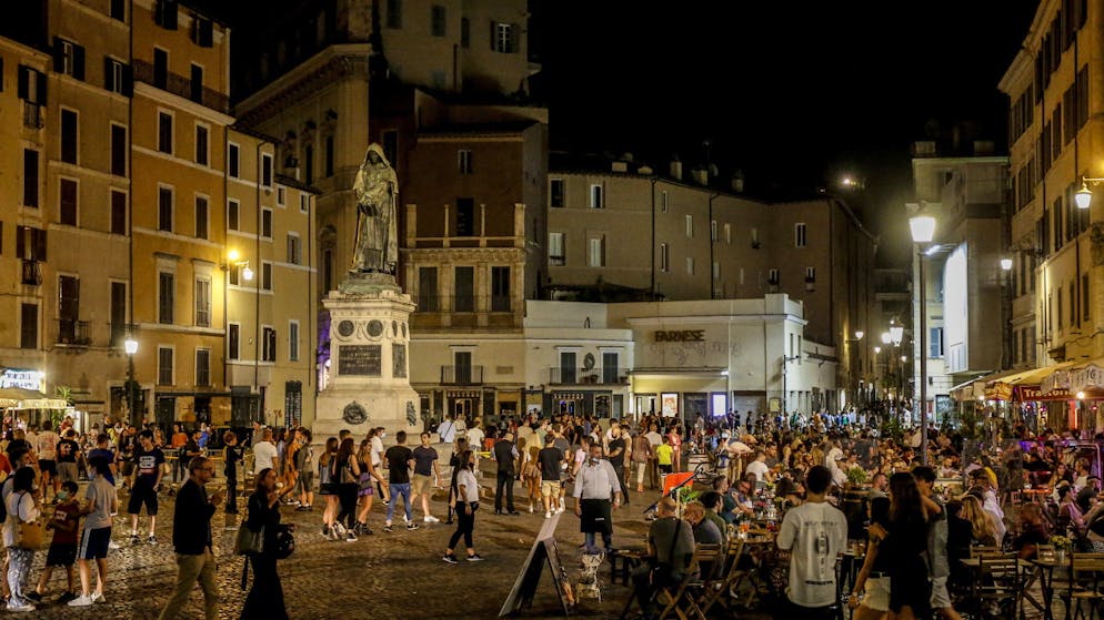 Salgono ancora i contagi da coronavirus in Italia.
