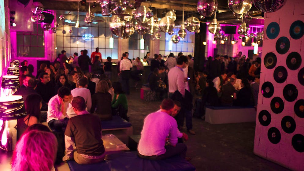 Giro di vite di Ginevra per frenare il coronavirus: chiusi i locali notturni. Immagine d'archivio.