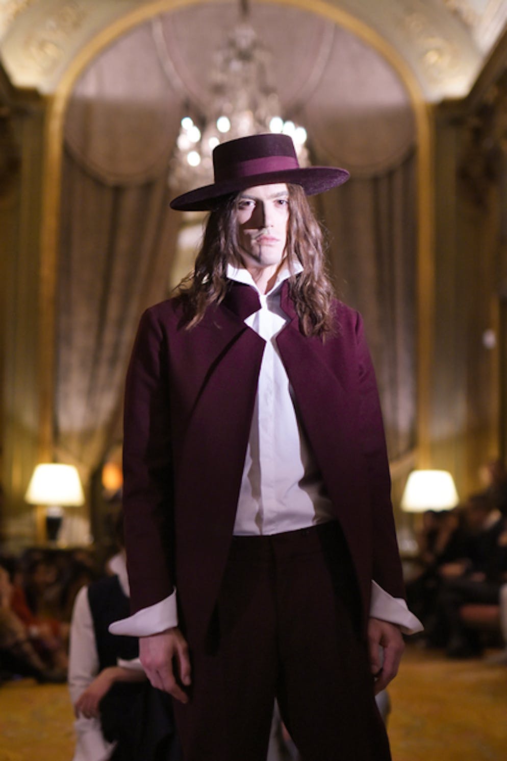 Parigi fashion week Men's, stile caliente di Oteyza