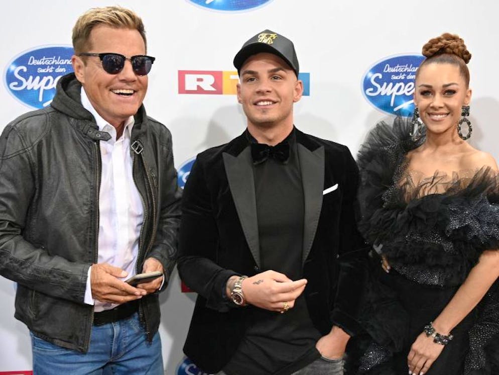 Pietro Lombardi (M) zwischen Oana Nechiti und Dieter Bohlen (2019). Foto: Henning Kaiser/dpa