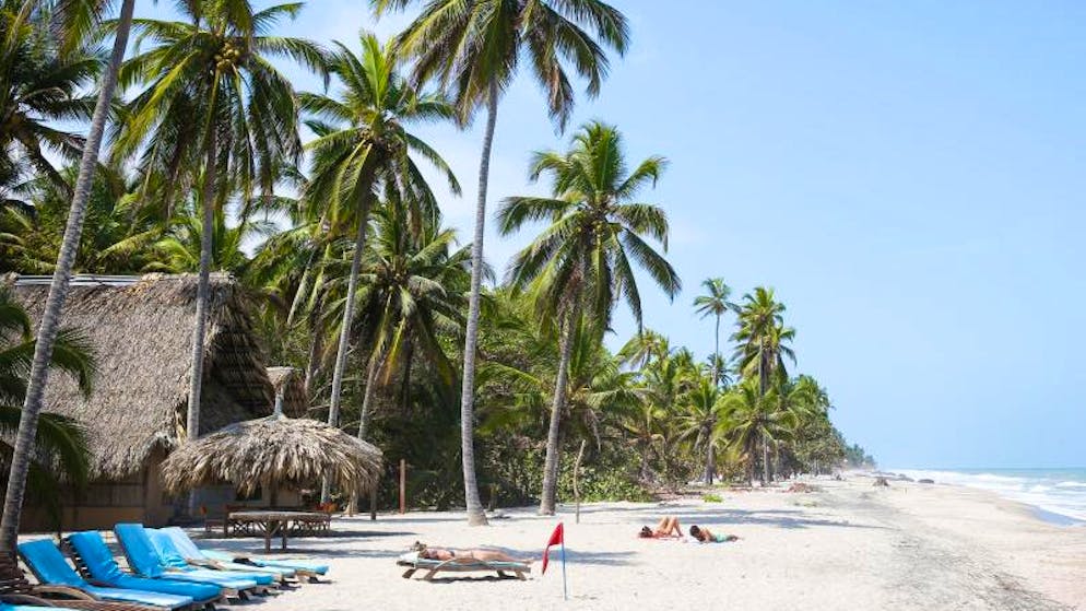 Die beliebtesten Reiseziele nach Corona. Ein Strand wie gemalt – hier in Kolumbien: Solche «Urlaubsparadiese» in der Ferne sprechen Sehnsüchte an, die sich immer mehr Menschen erfüllen.