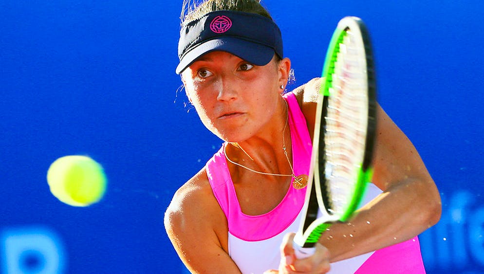 WTA Prag. Lucky Loser Leonie Küng schafft den Sprung in die 2. Runde.