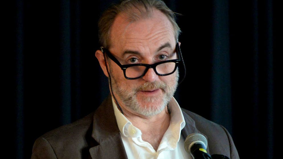Peter Schneider.