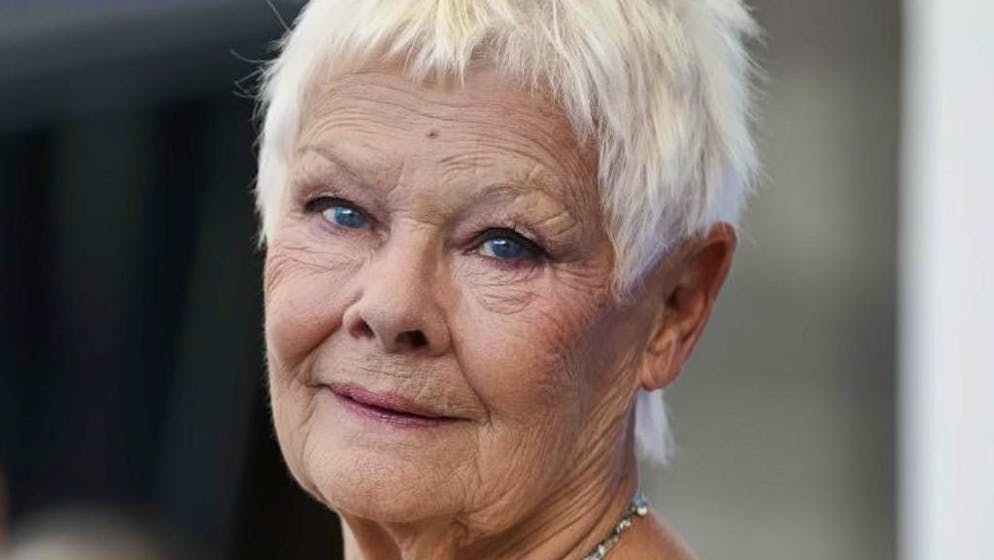 Hollywood-Star Judie Dench verliert ihr Augenlicht. Schauspielerin Judi Dench will auch im Alter von 88 Jahren noch nicht in Rente gehen.