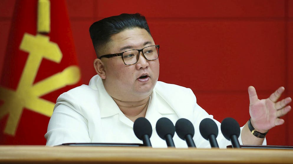 Der nordkoreanische Machthaber Kim Jong Un spricht in Pjöngjang.