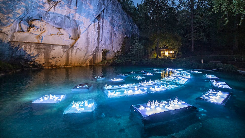 Les coraux immergés à Lucerne ont pour but d'alerter sur les conséquences du réchauffement climatique.